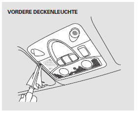 1. Das vordere Gehäuse der vorderen Deckenbeleuchtung mit einer Nagelfeile