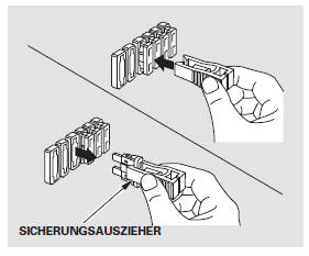 4. Die kleineren Sicherungen imMotorraum- Sicherungskasten und alle